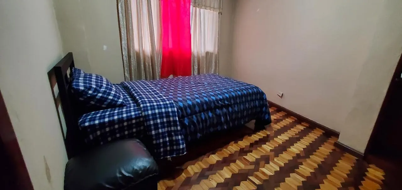 Departamento En Cuenca, 3 Habitaciones Y Parqueo Gratis