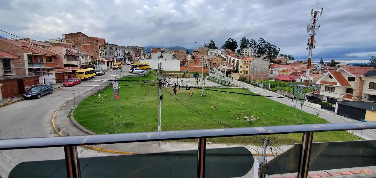 Departamento En Cuenca, 3 Habitaciones Y Parqueo Gratis Cuenca