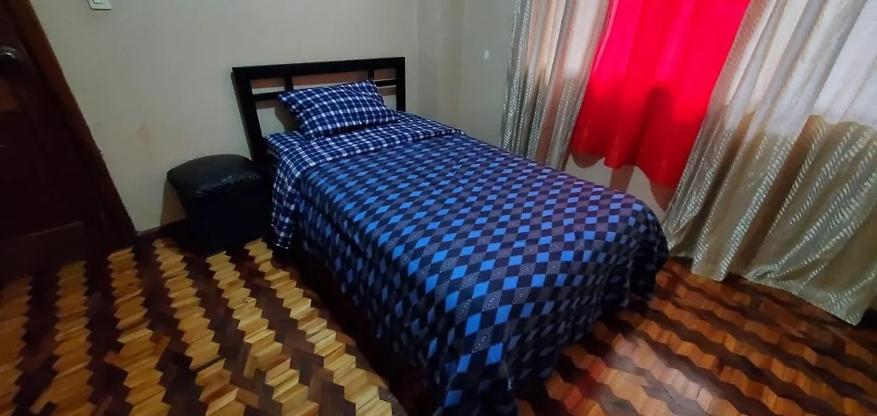 Departamento En Cuenca, 3 Habitaciones Y Parqueo Gratis